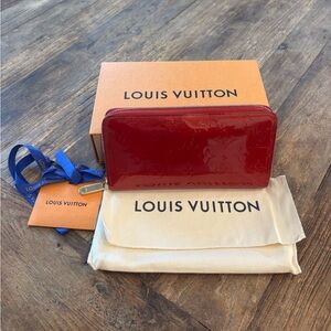 Louis Vuitton Zippy Wallet